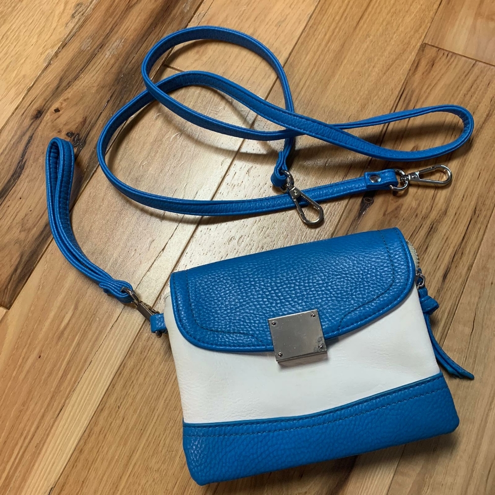 Charming charlies clutch